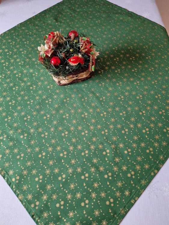 Ubrus vánoční, zelený zlaté hvězdy