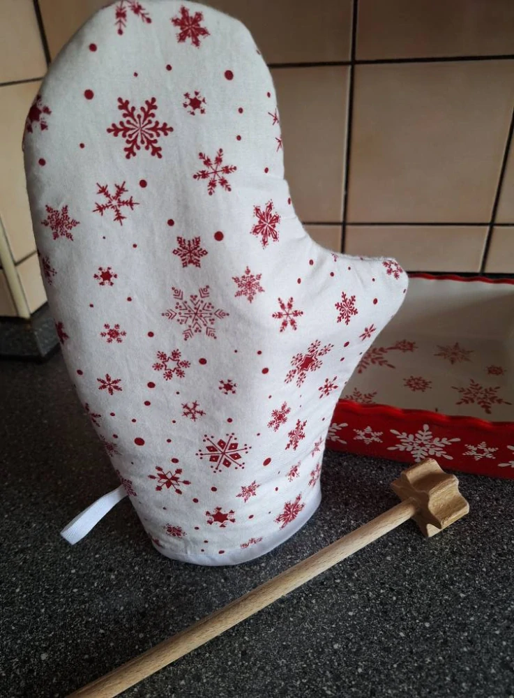 Kuchyňská chňapka bílá, červené vločky