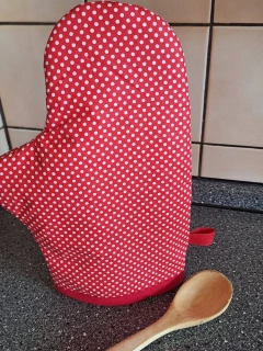 Kuchyňská chňapka červená s puntíky 